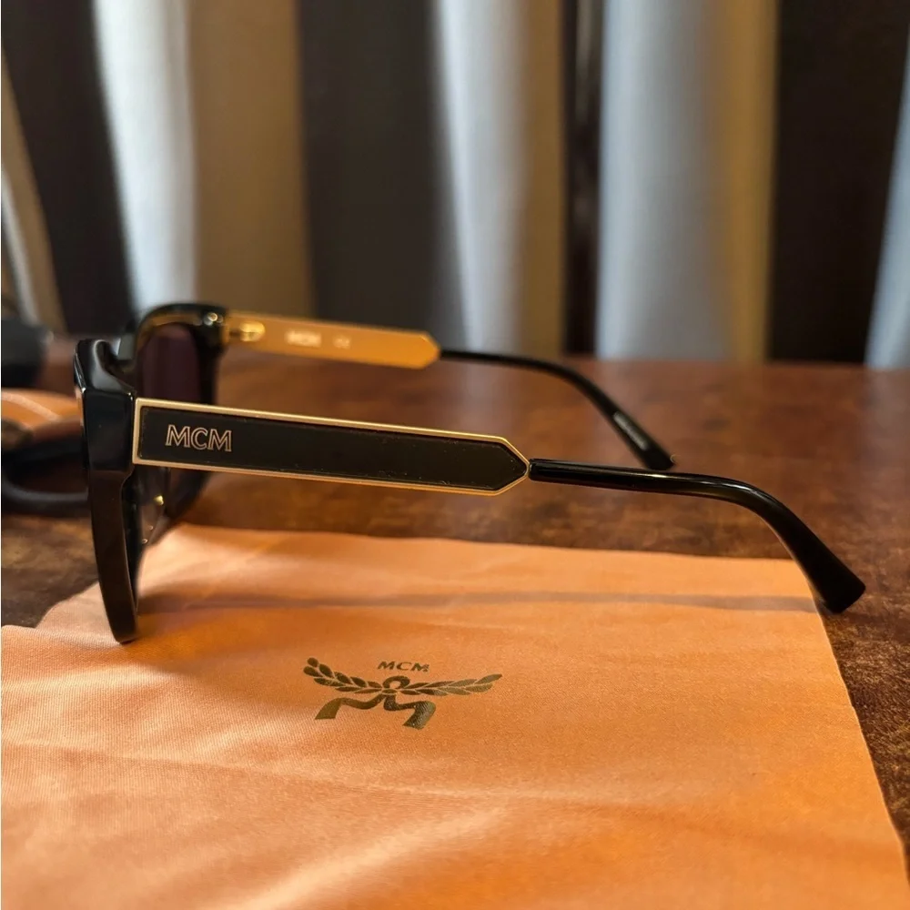 New MCM 658 San Sunglasses with crossbody case/pouch